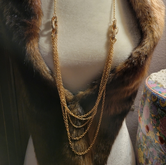 Circle Link Necklace - Picture 5 of 13